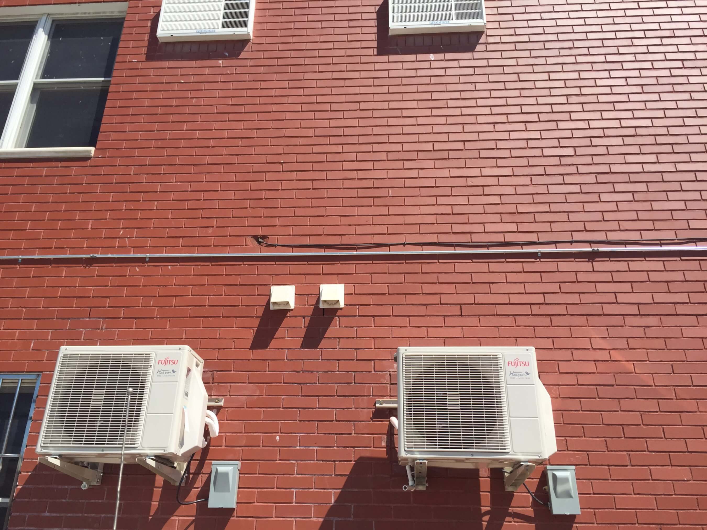 <h3>Before and After:<br>Outside view of installation</h3>